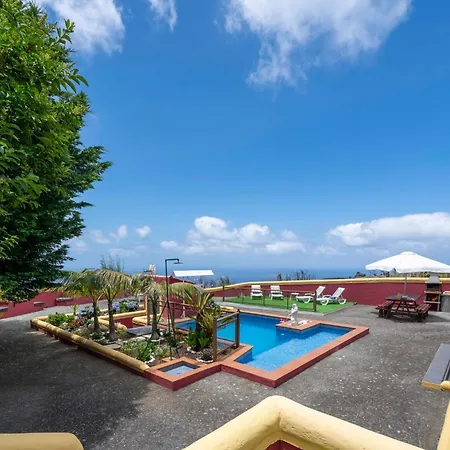 Roque By An Island Кальета