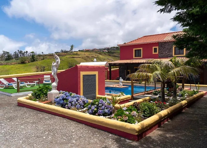 Roque By An Island *